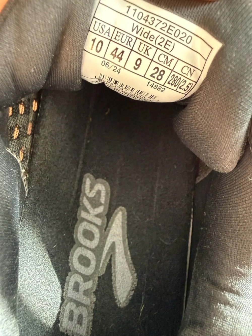 Brooks adrenaline 24 Men's All-Black Lightweight Running Shoe - Picture 9 of 9